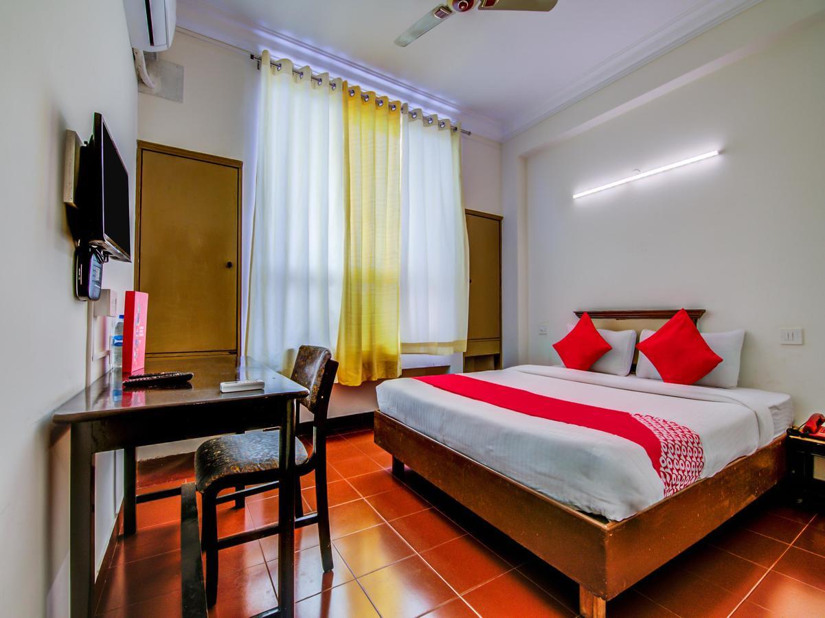 Hotel Golden Gates 班加罗尔 外观 照片