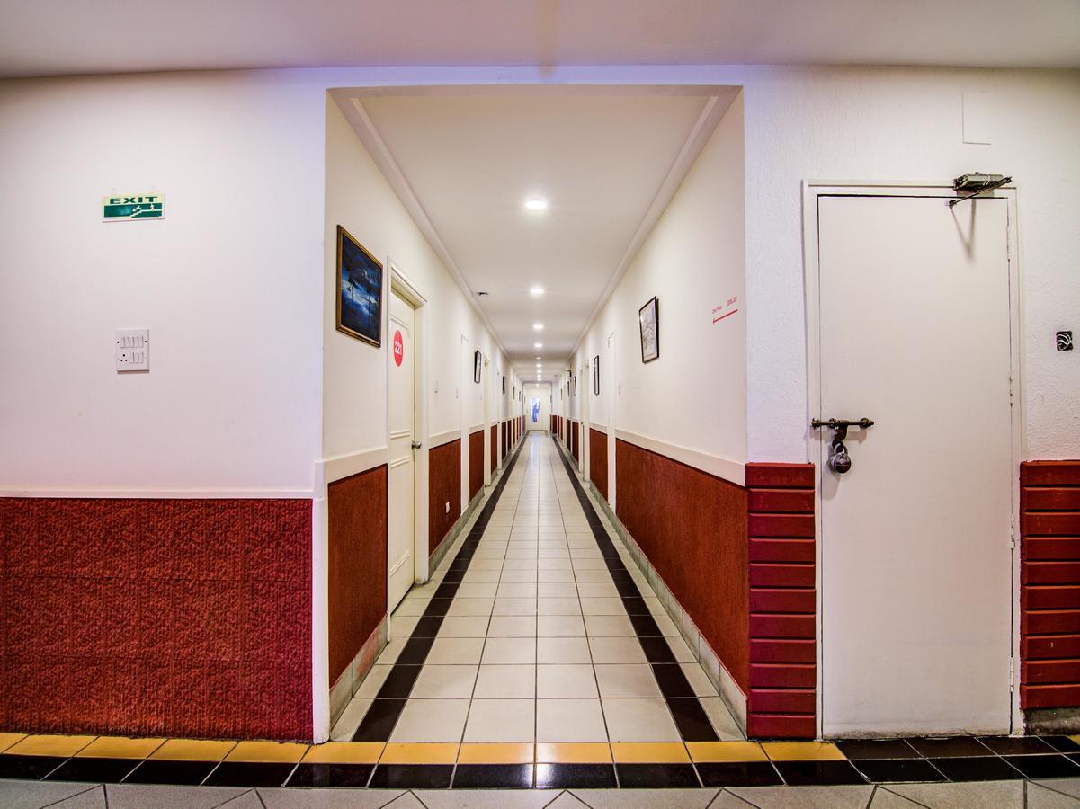Hotel Golden Gates 班加罗尔 外观 照片